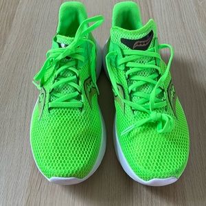 Men’s Free Form Saucony Sneakers